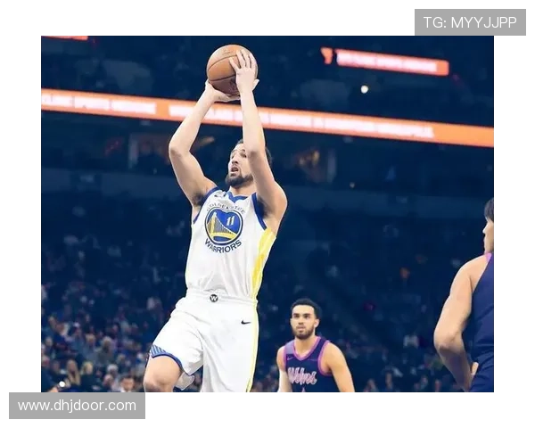 核心布克比上季无球跑位更主动提升空位三分